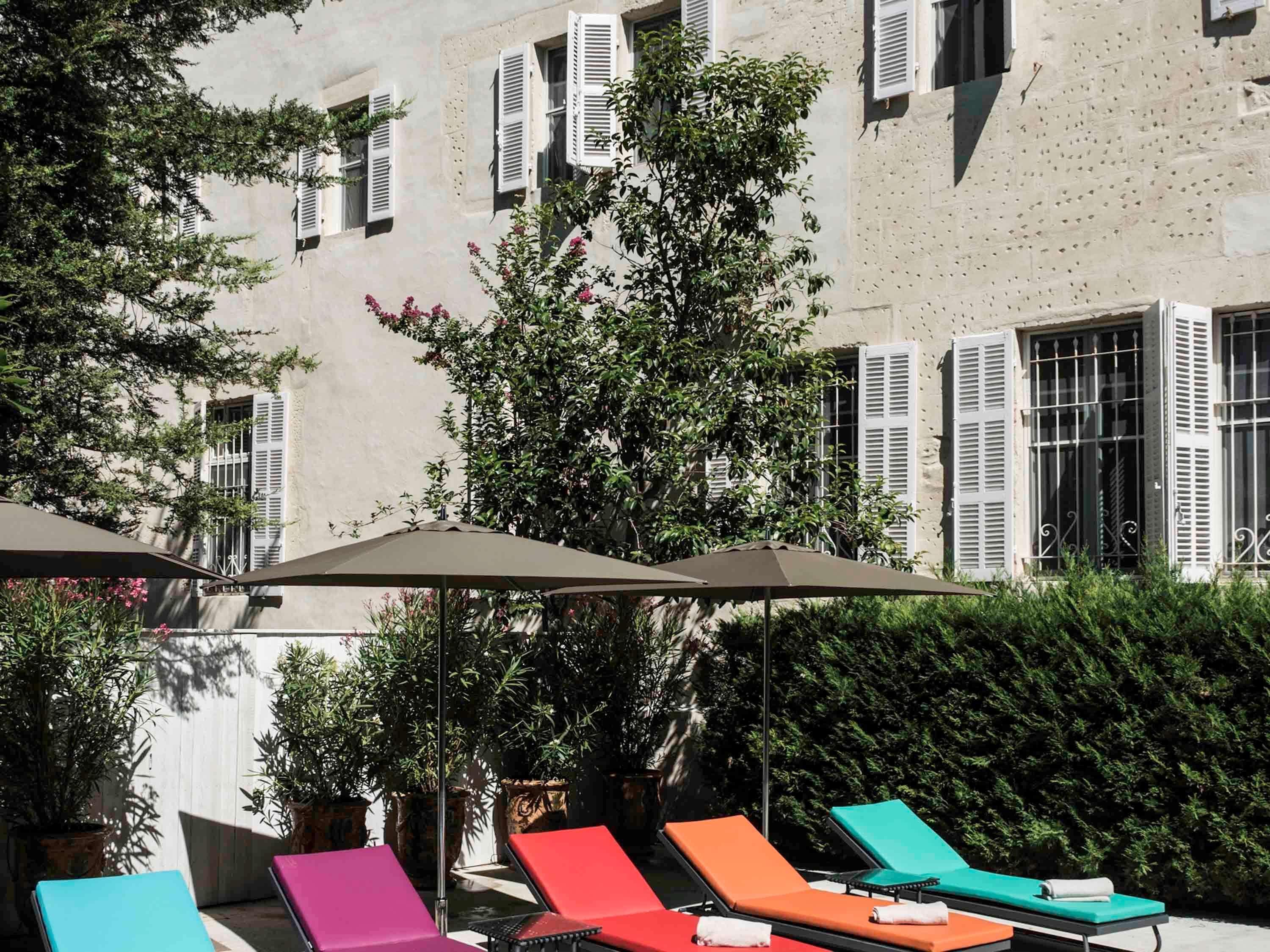 Hôtel&Spa Jules César Arles - MGallery Hotel Collection Esterno foto The garden of the hotel